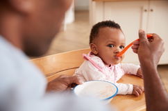 Imagem ilustrativa do artigo Alimentação do bebê aos 8 meses 
