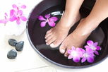 Illustrative image of the article How to Get Rid of Swollen Ankles Fast (10 Tips w/ Home Remedies)