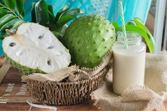 Illustrative image of the article 10 Soursop Benefits (plus How to Eat & Make Soursop Tea)